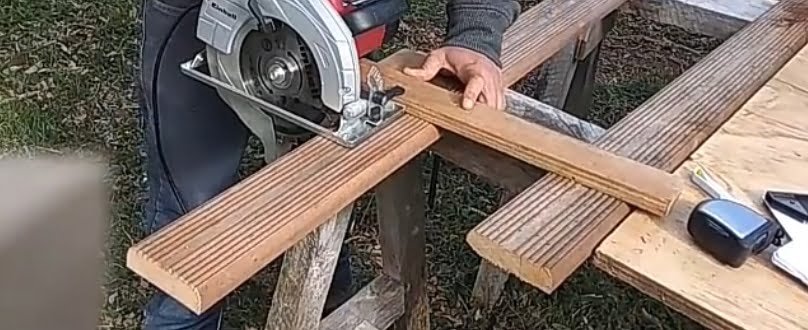 Taburete infantil con un simple tablón 1 cortar madera con sierra circular