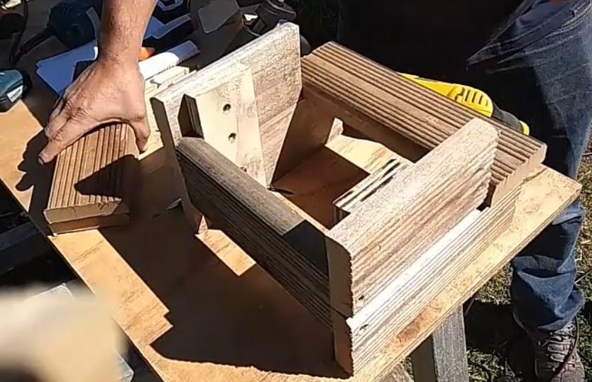 Taburete infantil con un simple tablón 4 Taburete infantil con un simple tablón 3